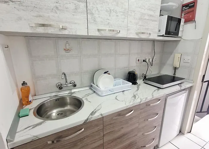 Lovely Paceville F * San Giuliano